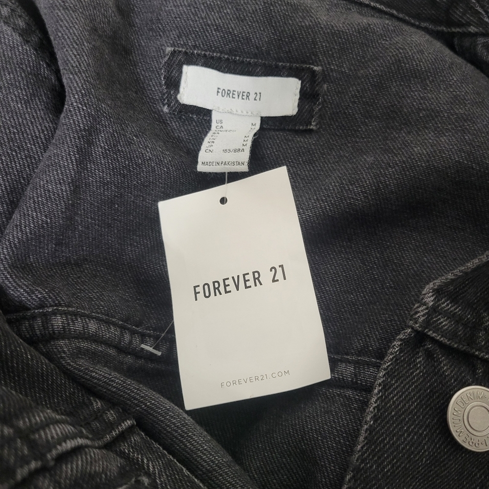 Forever 21 NWT black Distressed Denim Jacket Size Medium. - Picture 7 of 9